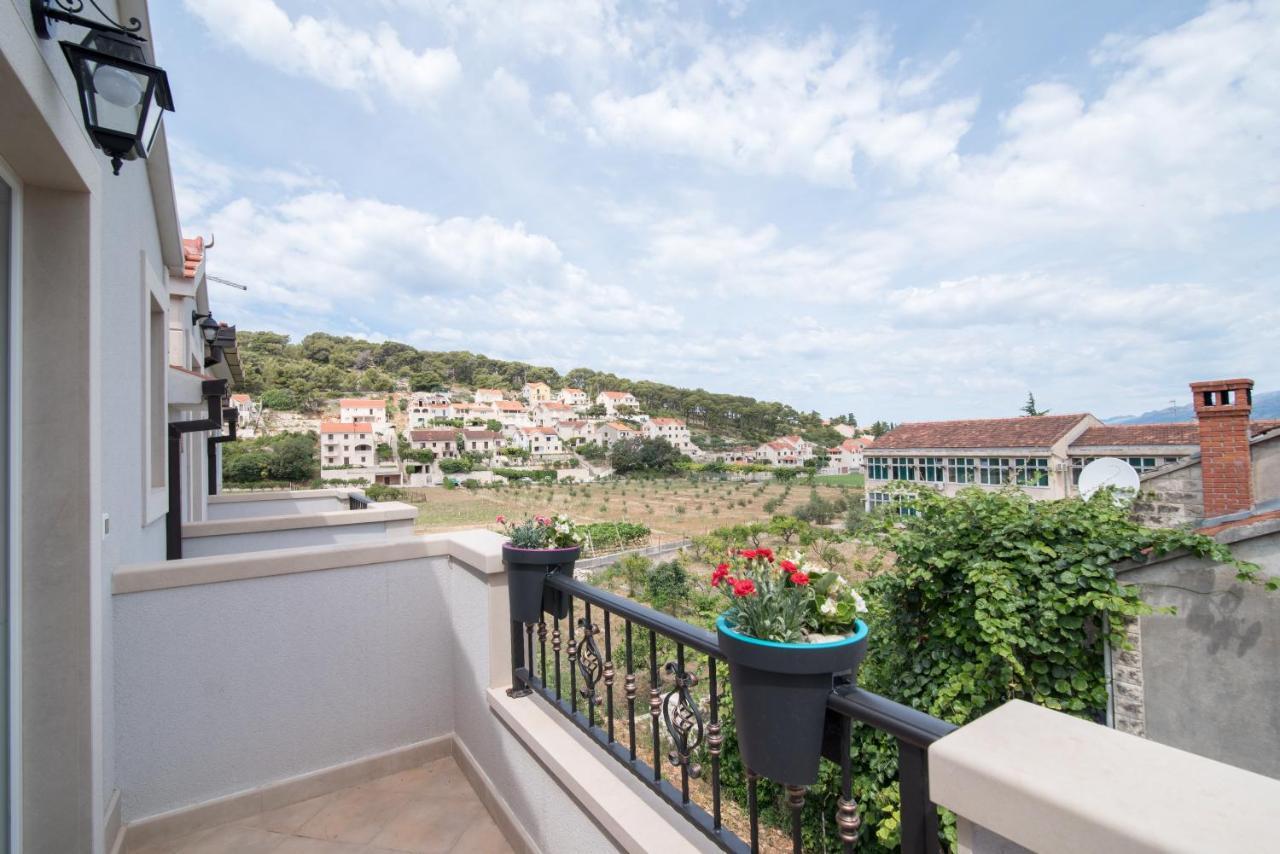 Apartments Mare Postira Kültér fotó
