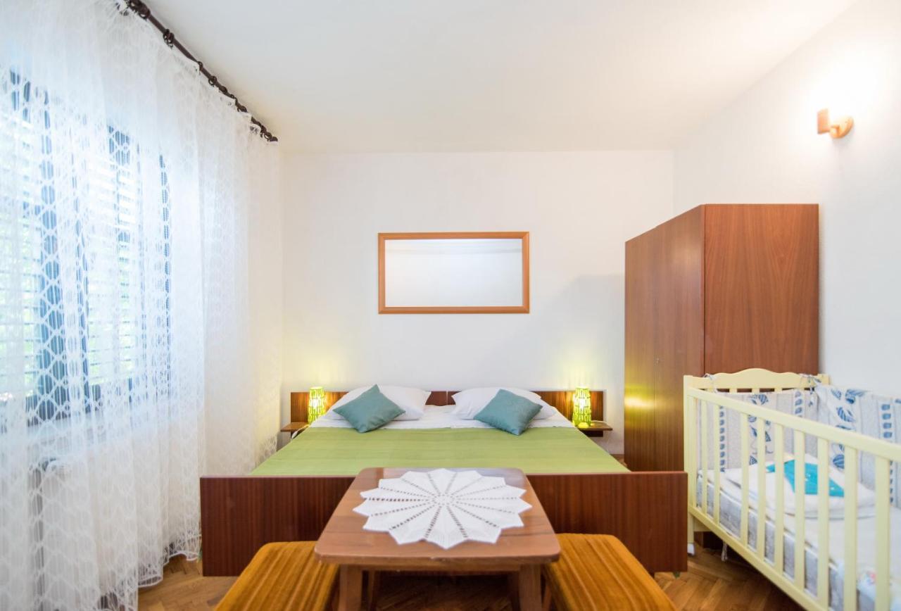 Apartments Mare Postira Kültér fotó