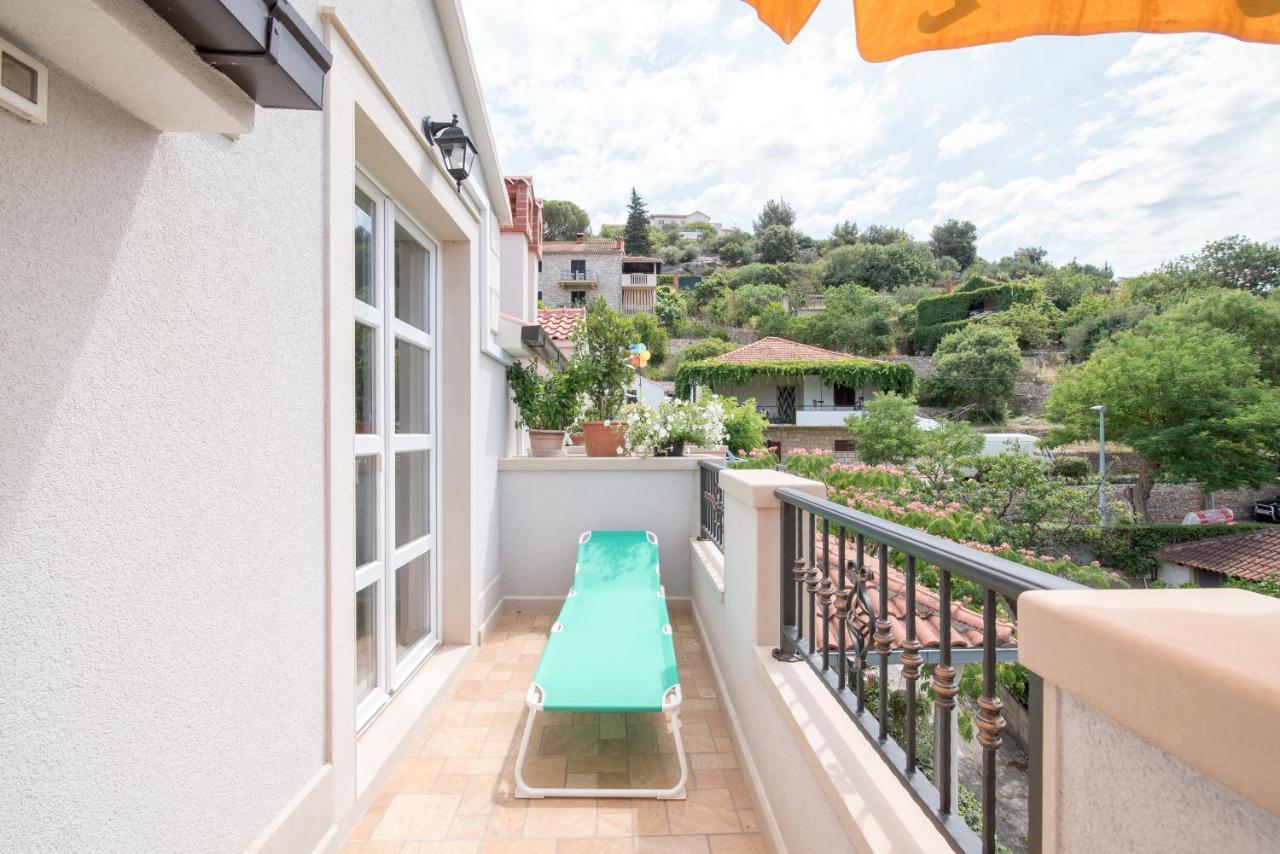 Apartments Mare Postira Kültér fotó