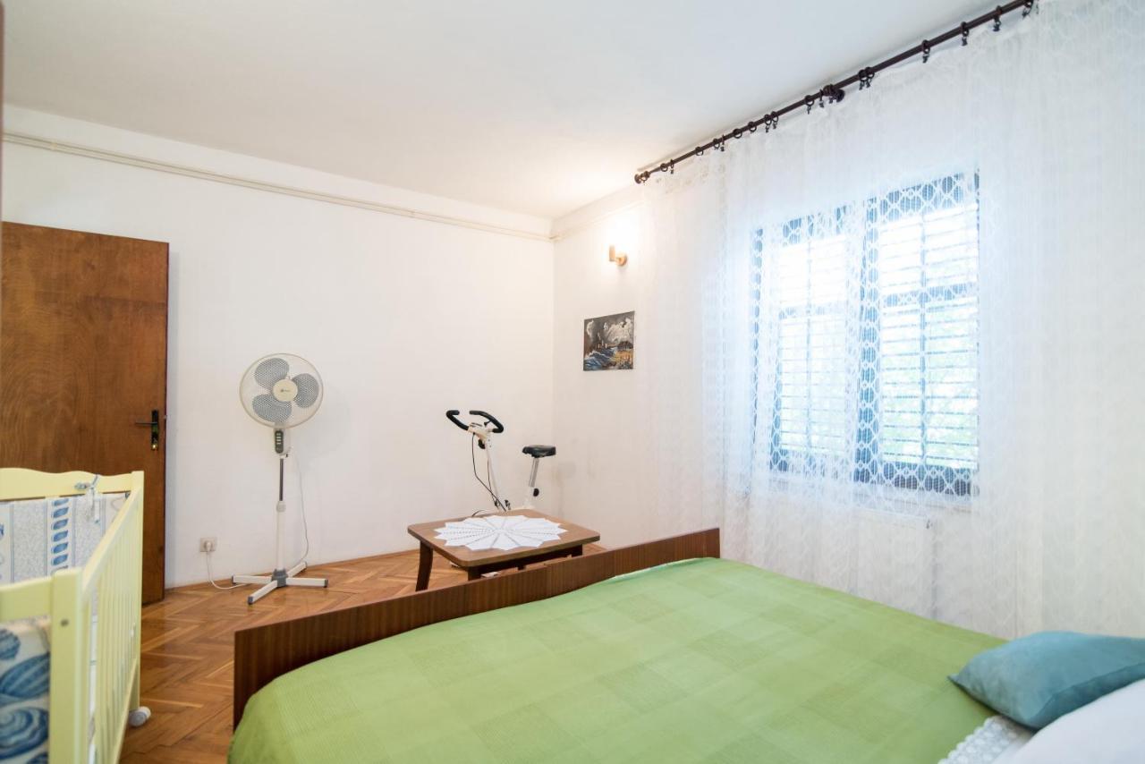 Apartments Mare Postira Kültér fotó