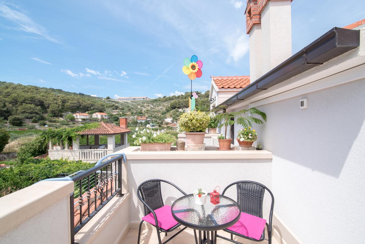 Apartments Mare Postira Kültér fotó